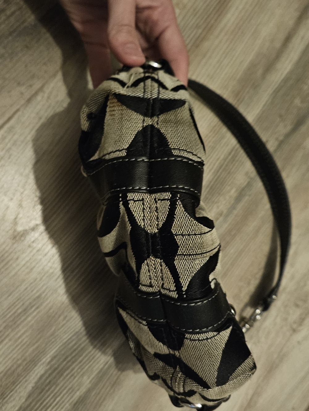 Coach Black and Beige Signature Logo Shoulder Bag - Picture 3 of 5